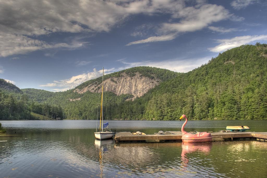 Foxhunt At Sapphire Valley Exterior photo