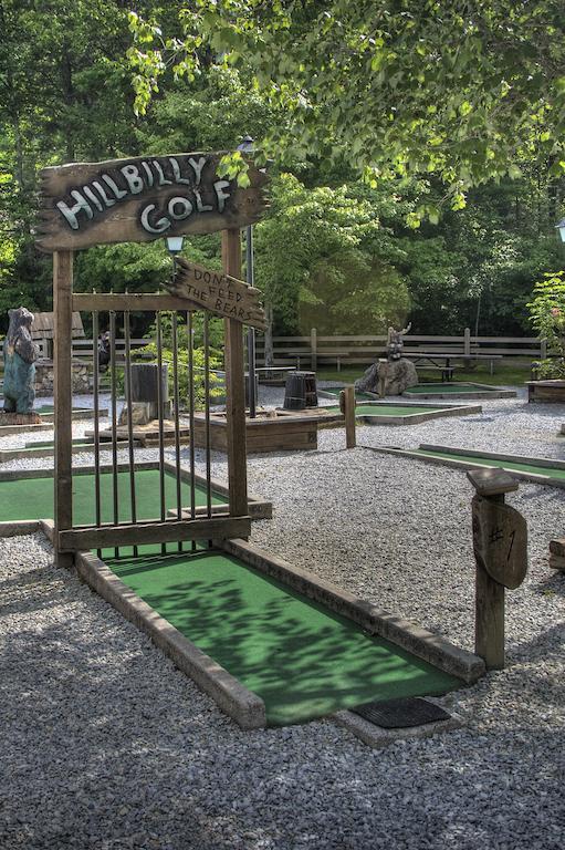 Foxhunt At Sapphire Valley Exterior photo