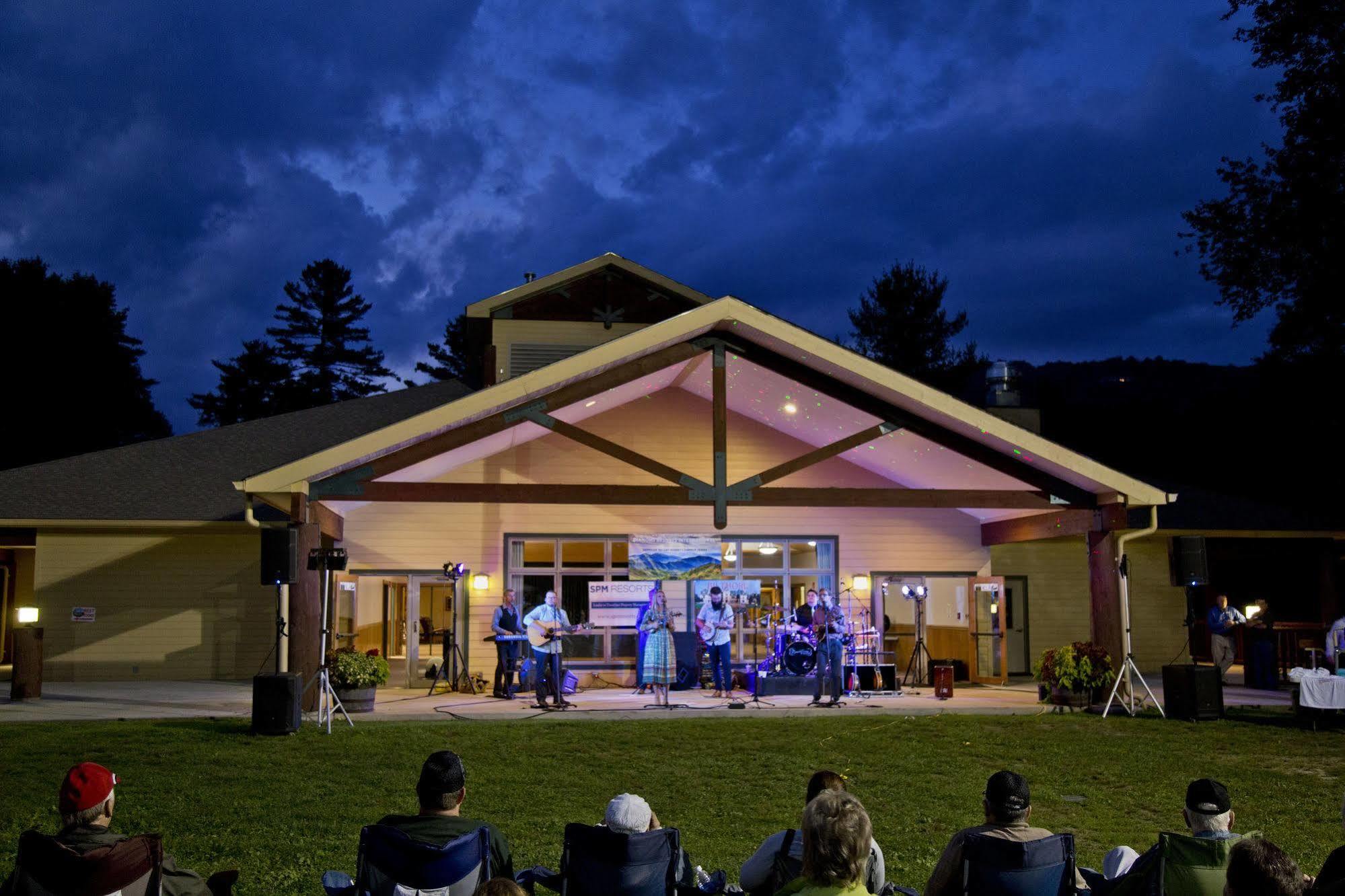 Foxhunt At Sapphire Valley Exterior photo